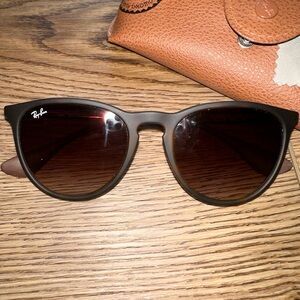 Women’s Erika Ray Ban sunglasses no scratches